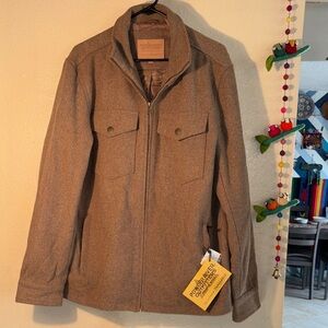 NWT POWDER RIVER Premium wool Jacket Camel colored size L. Comes with extra butt
